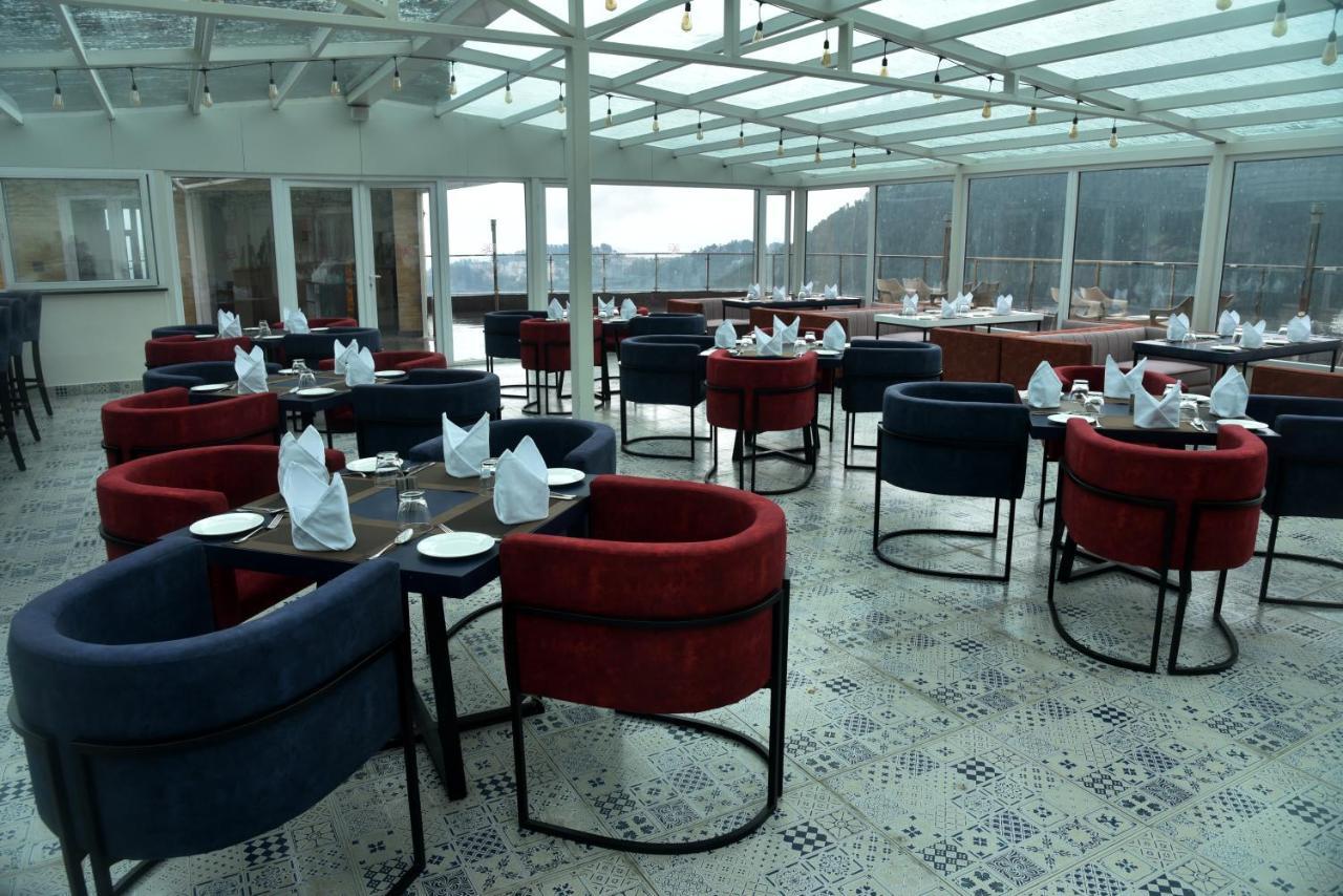 The Orchid Shimla Hotell Exteriör bild