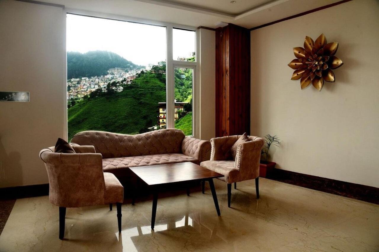 The Orchid Shimla Hotell Exteriör bild
